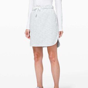 Lululemon On the Fly Skirt *Woven Wee Are From Space Nimbus Battleship